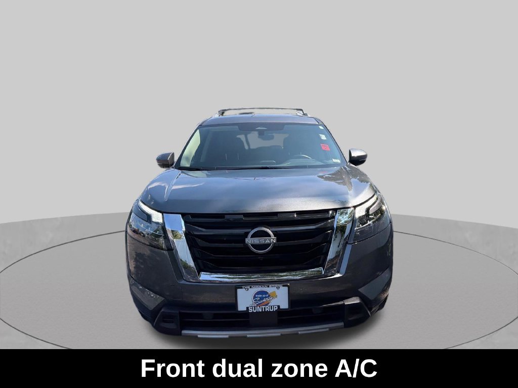 Used 2025 Gray Nissan SL image 10