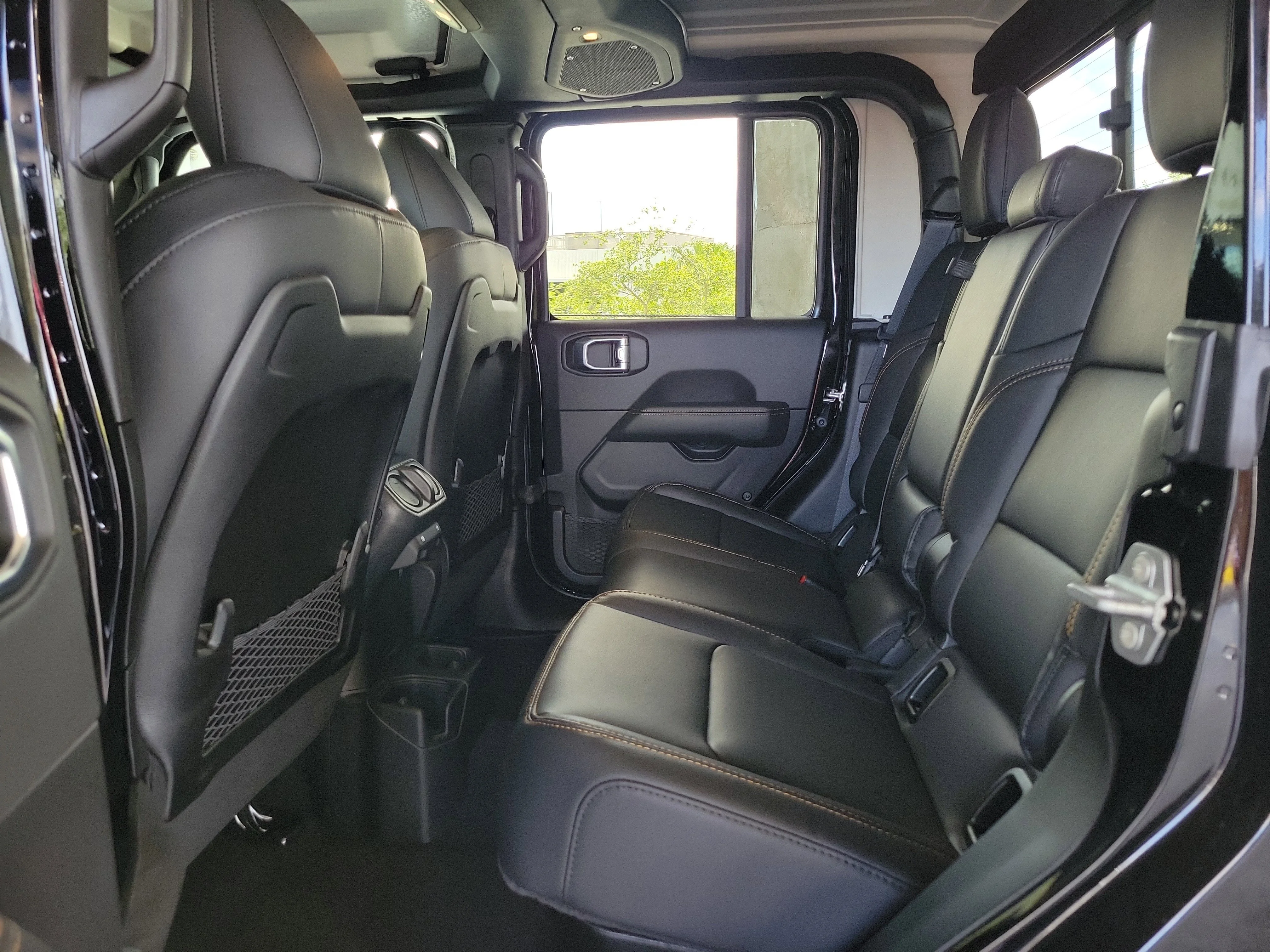 New 2026 Black Clear-Coat Exterior Paint Jeep Sahara image 8