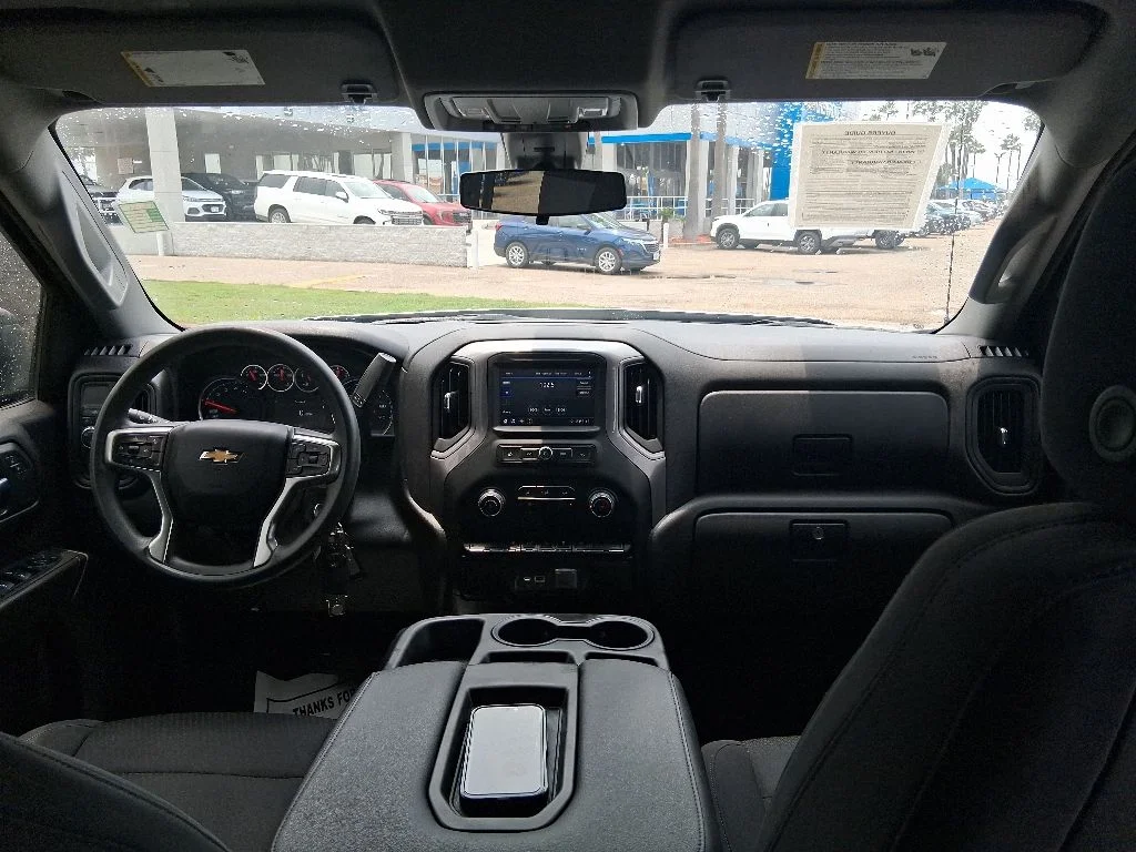 Used 2022 Silver Chevrolet Custom image 10
