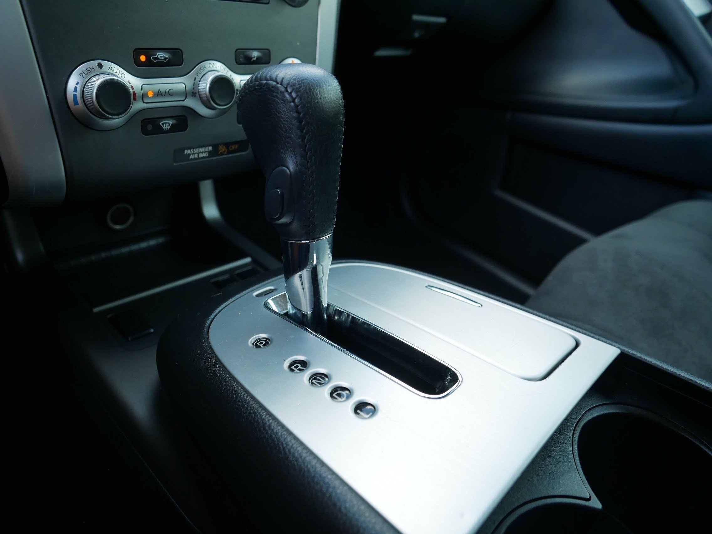 Used 2014 Super Black Nissan SV image 24
