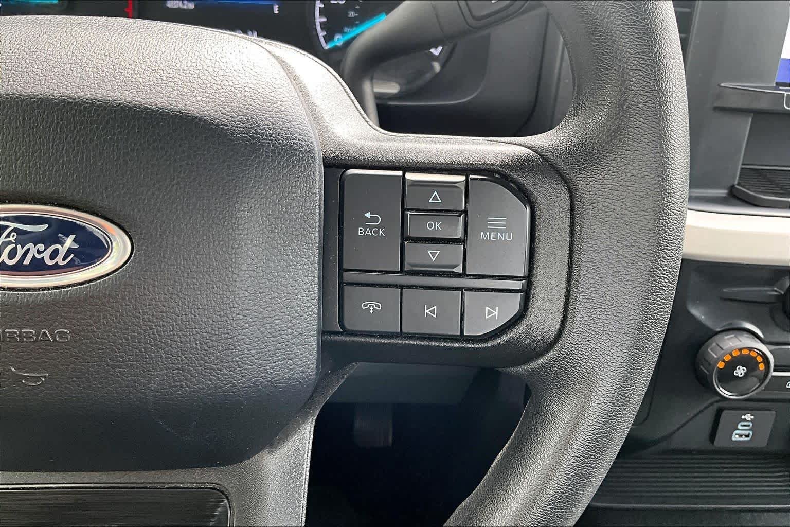 Used 2025 Oxford White Ford XLT image 23