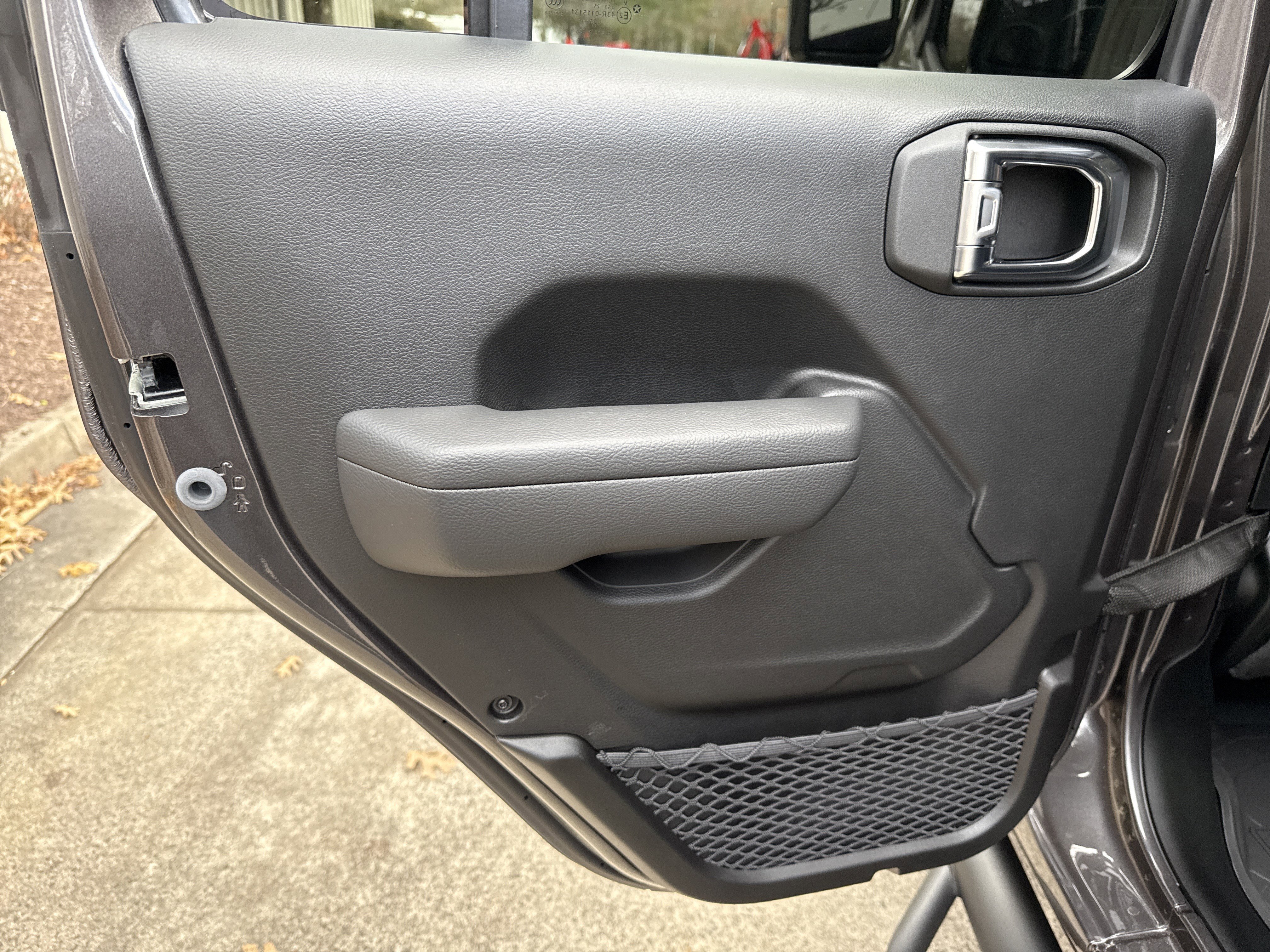 New 2026 Granite Crystal Metallic Clearcoat Jeep Sport S image 26