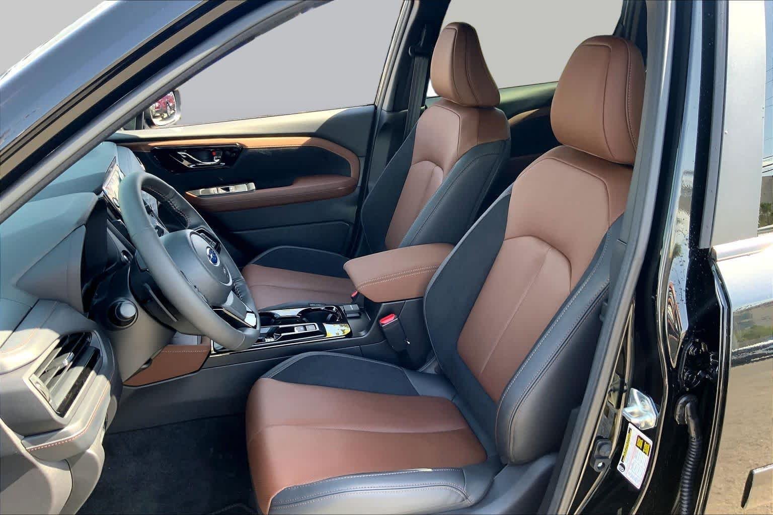 New 2026 CRYSTAL BLACK SILICA Subaru Touring image 9