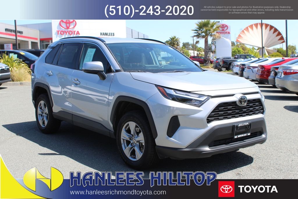 Used 2025 Silver Toyota XLE image 5
