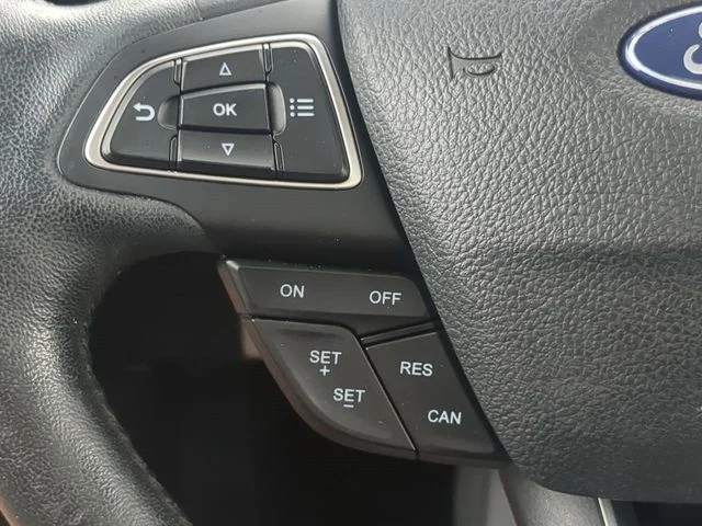 Used 2019 Blue Candy Ford SE image 25