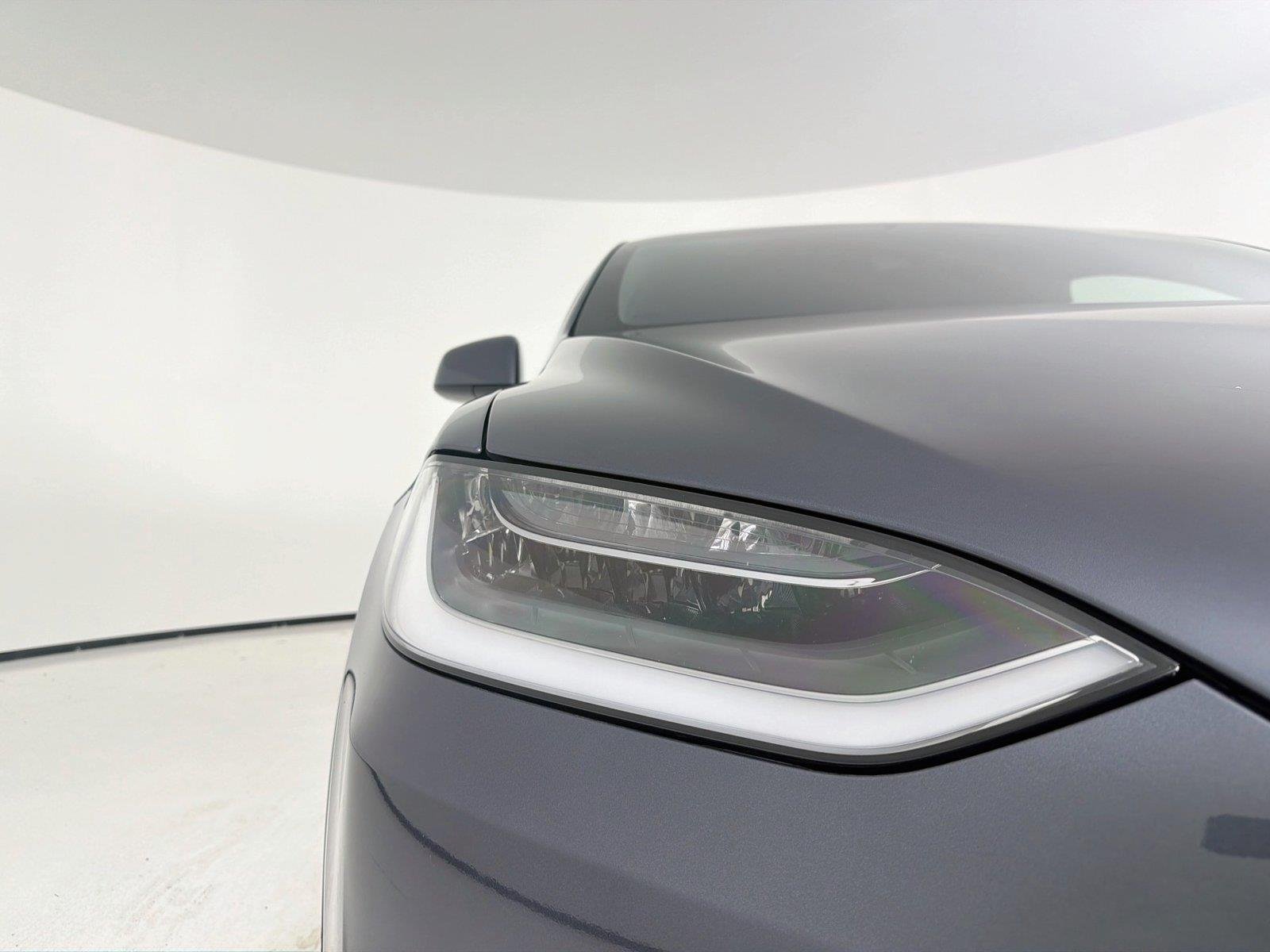 Used 2023  Tesla  image 27
