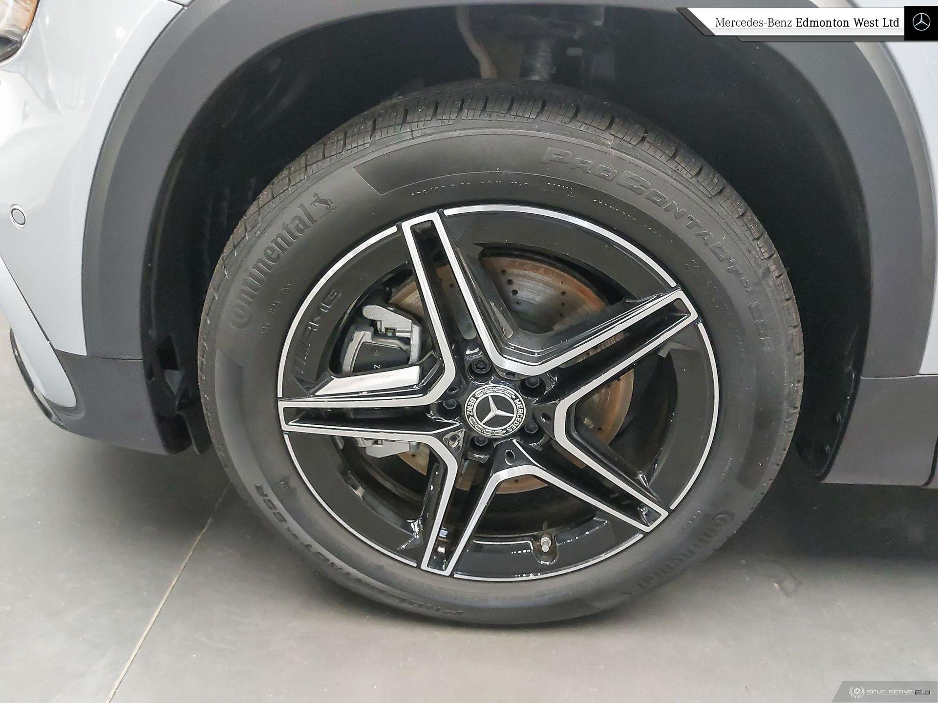 2025 Mercedes Benz GLB 250 4MATIC photo 4