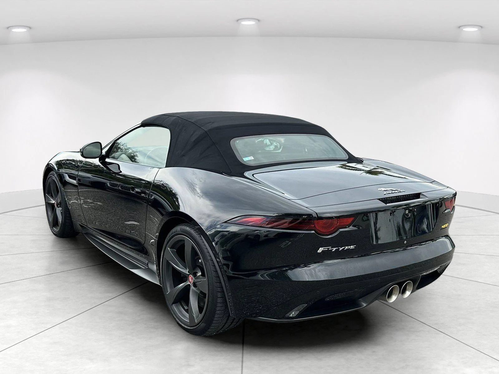 Used 2018 Black Jaguar 400 Sport image 5
