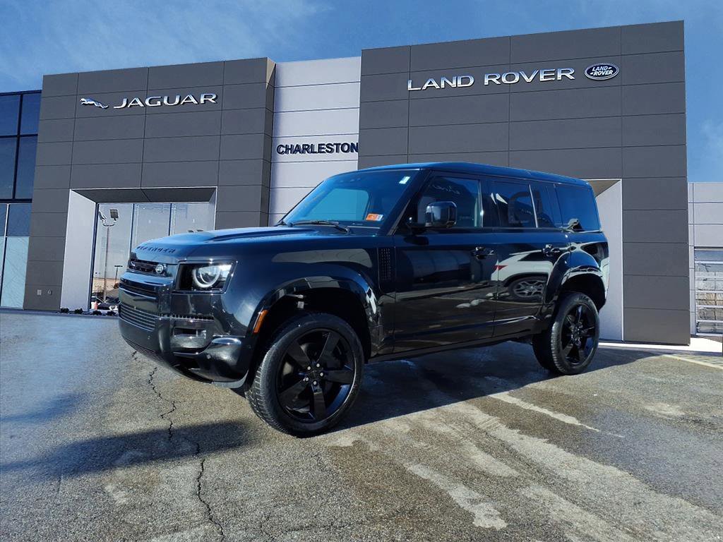 New 2026 Santorini Black Metallic Land Rover X-Dynamic SE image 1