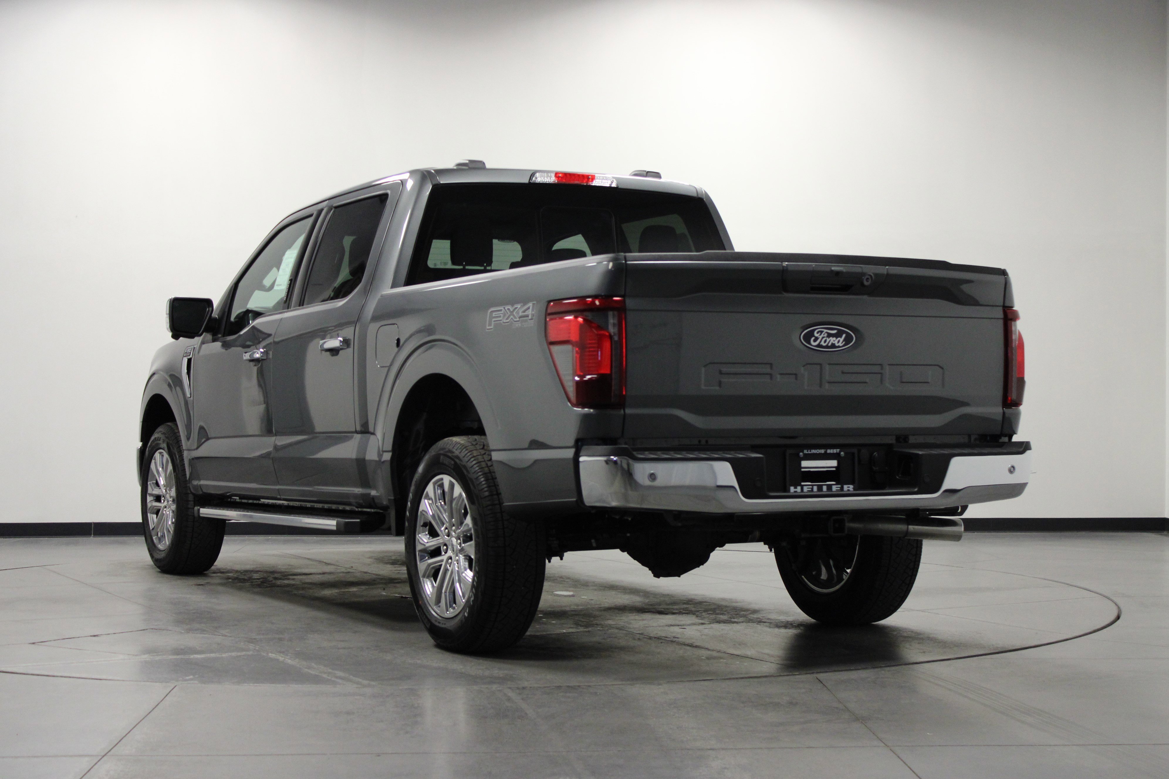 New 2026 Carbonized Gray Metallic Ford XLT image 6
