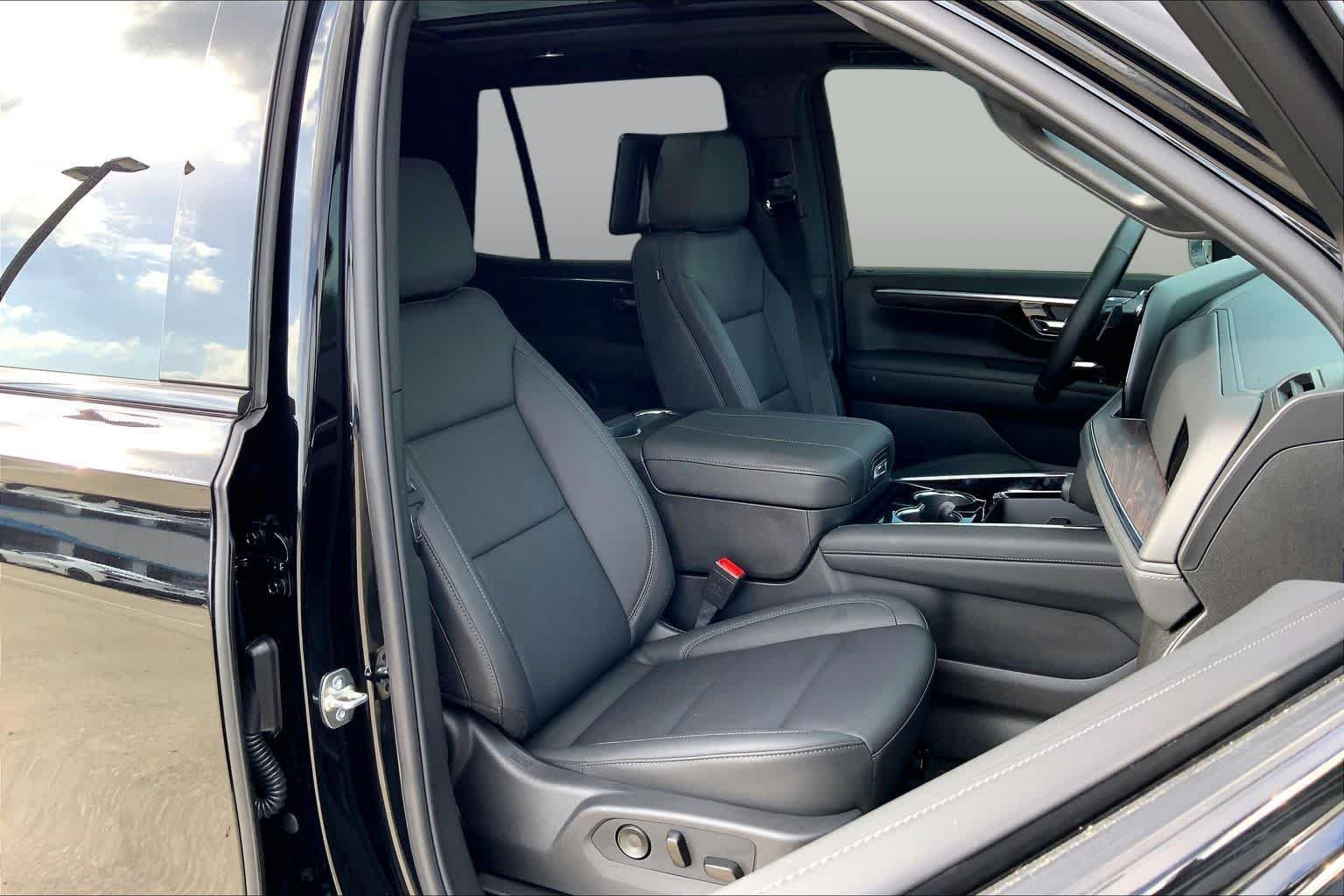 Used 2026 Black Chevrolet Z71 image 18