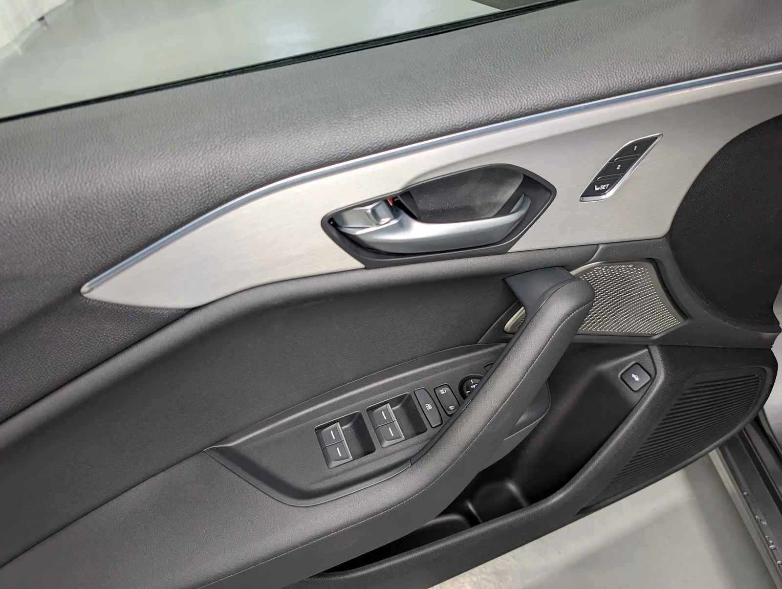 Used 2025 Liquid Carbon Metallic Acura w/Technology Package image 40