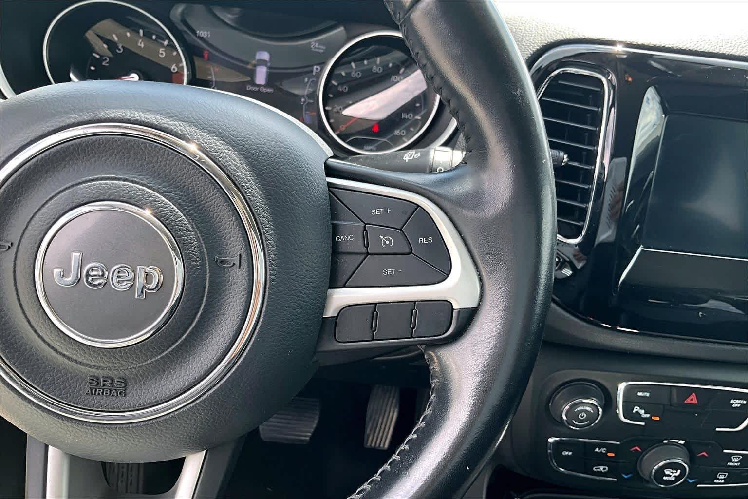 Used 2019 Laser Blue Pearlcoat Jeep Altitude image 24