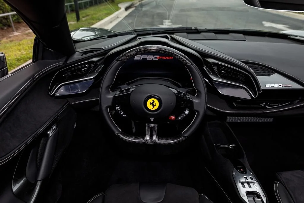 Used 2024 Grigio Silverstone Ferrari  image 9