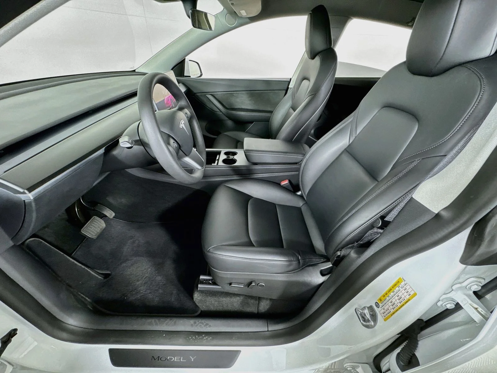 Used 2022  Tesla Long Range image 16