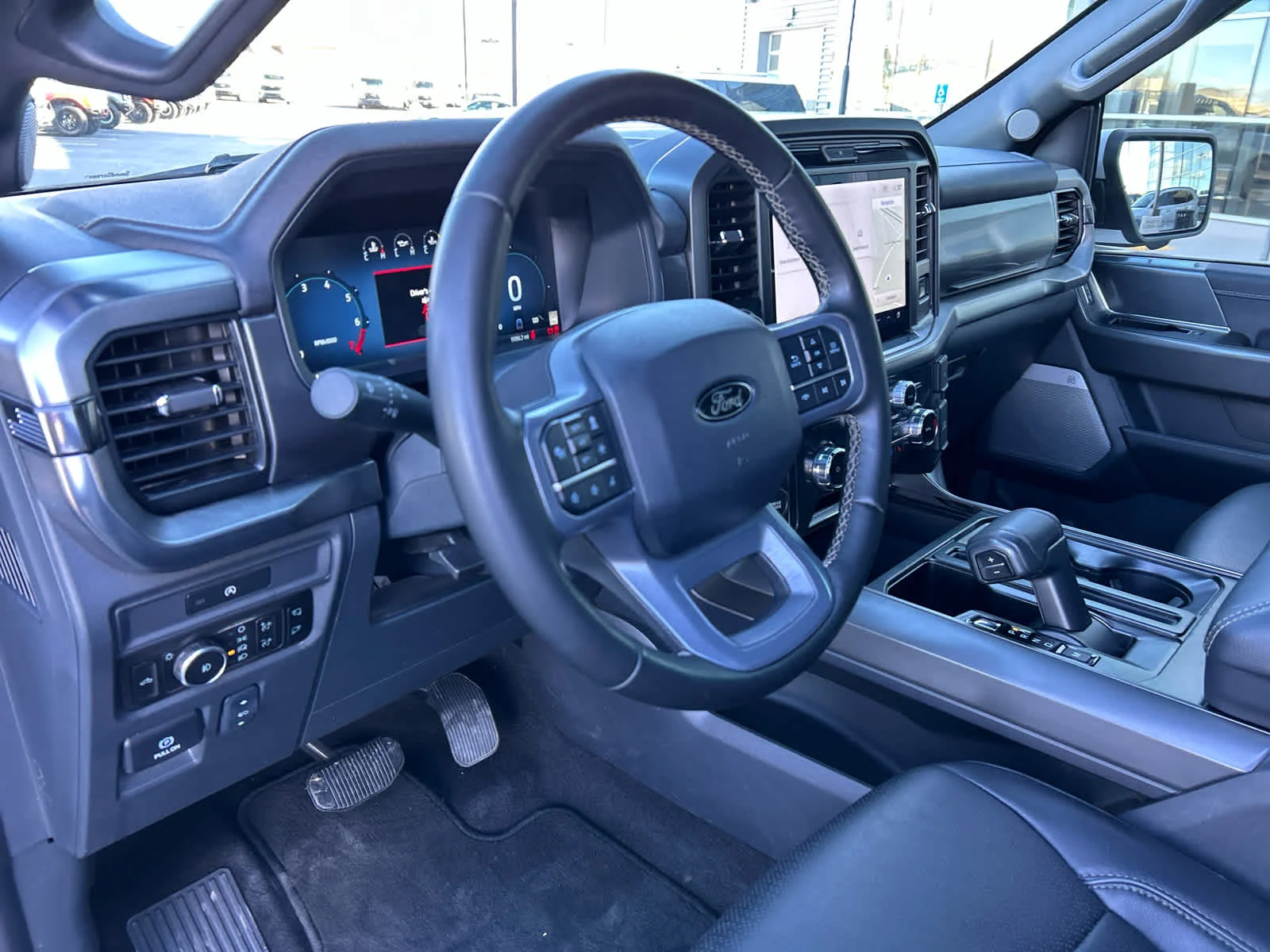 Certified Used 2025 Oxford White Clearcoat Ford LARIAT image 25