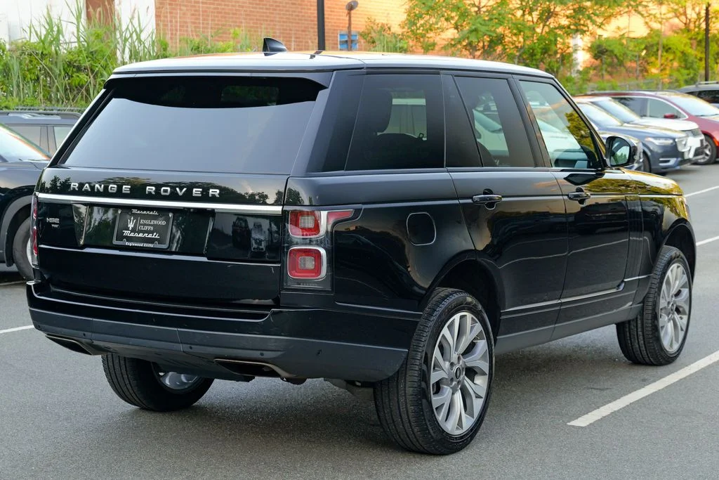 Used 2020 Santorini Black Metallic Land Rover HSE image 7