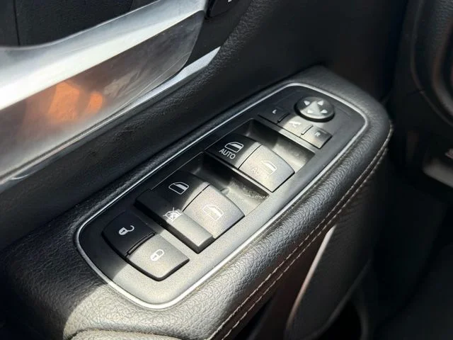 Used 2019 Silver Ram Laramie image 27