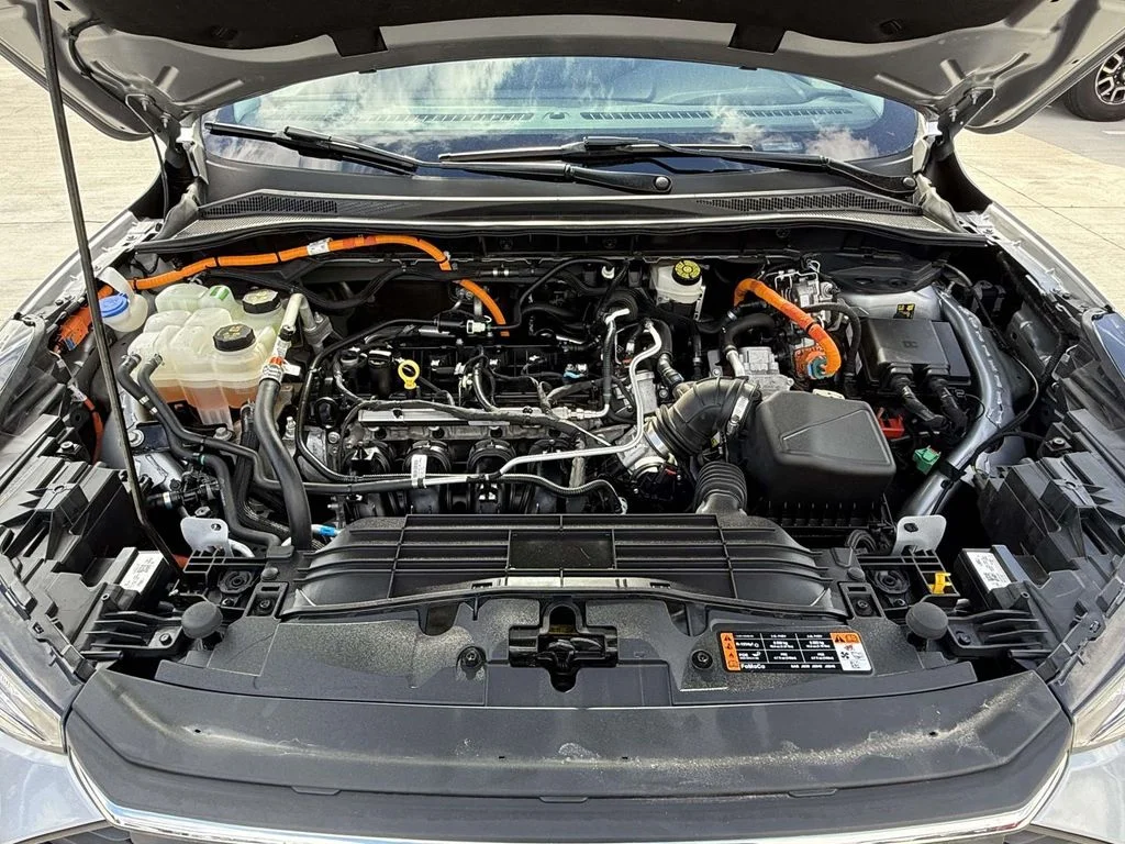 Used 2023 Silver Ford Active image 12