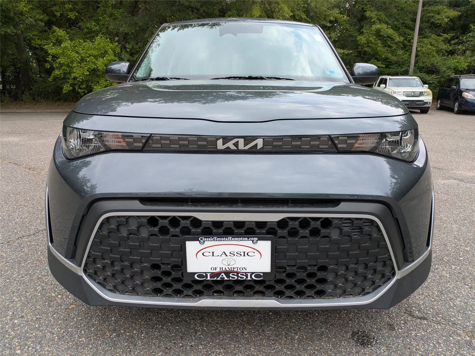 Used 2025  KIA  image 9