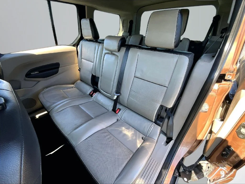 Used 2014  Ford Titanium image 25