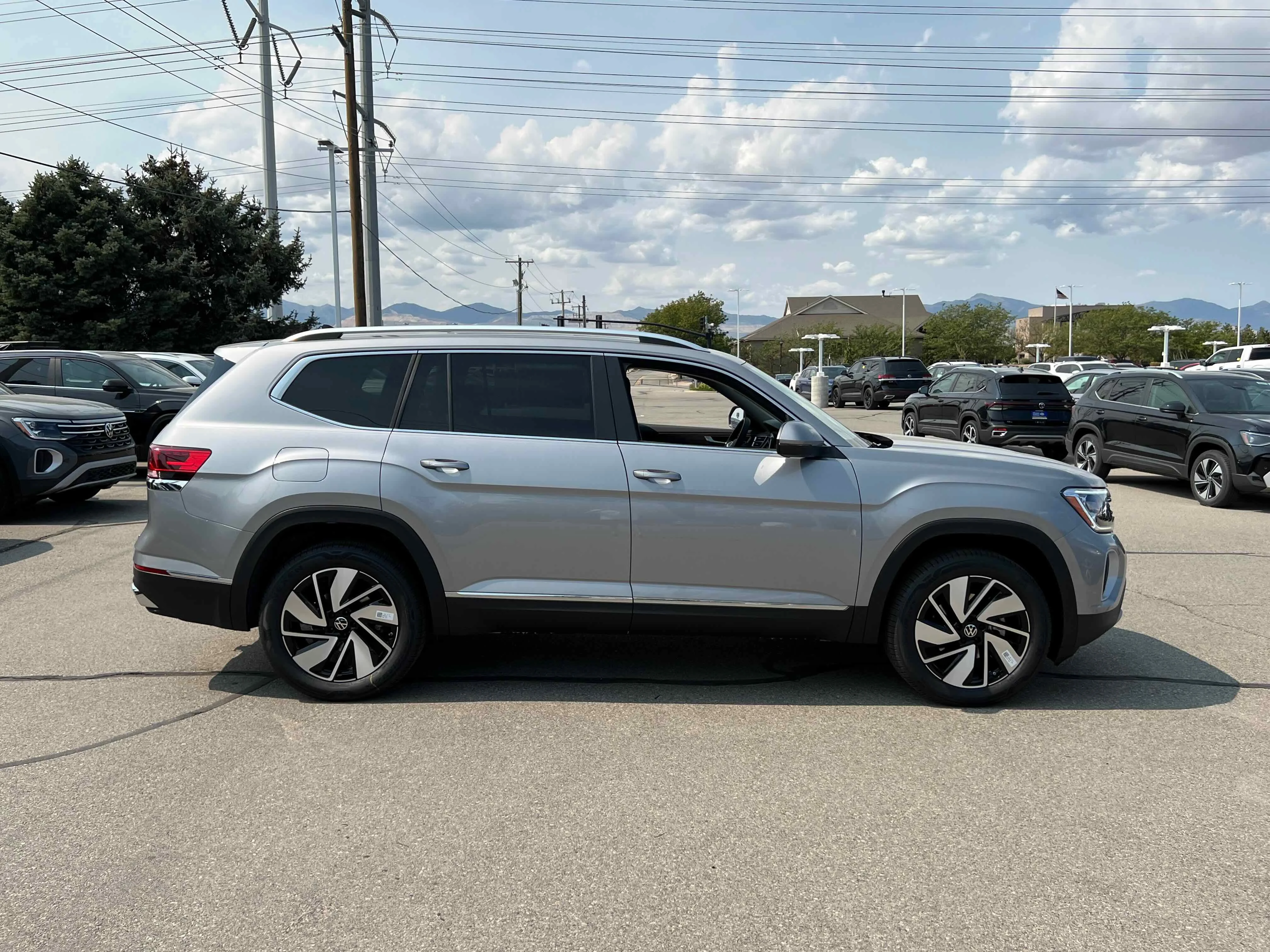 New 2026 Silver Mist Volkswagen 2.0T SEL image 2