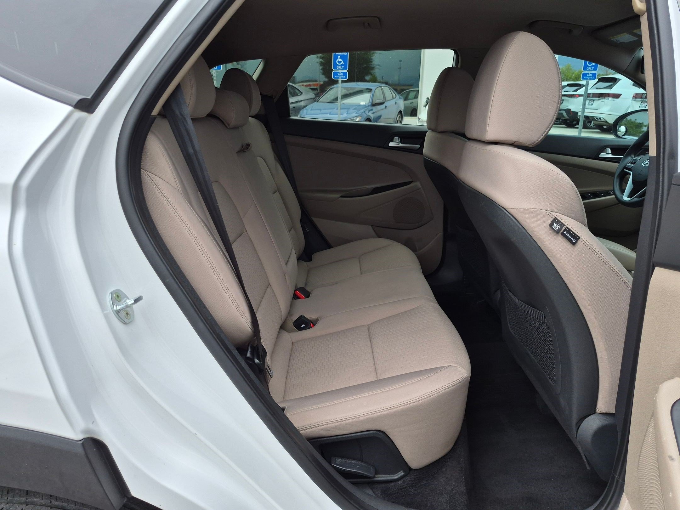 Used 2021 Winter White Hyundai Value image 28