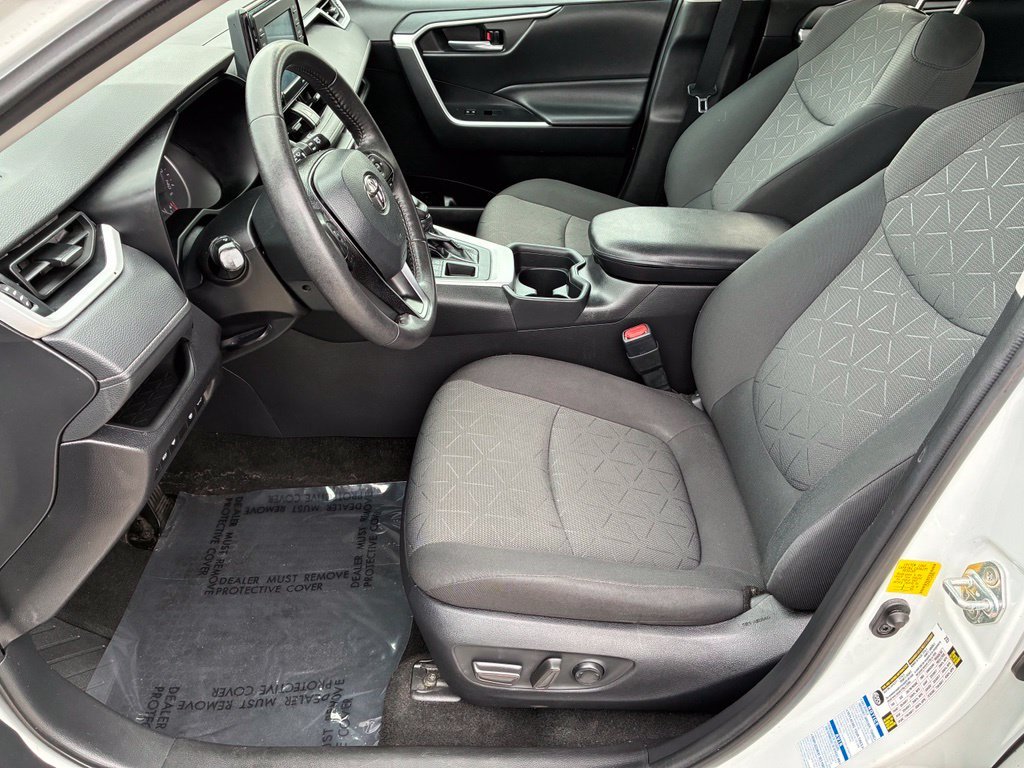 Used 2020 White Toyota XLE image 11