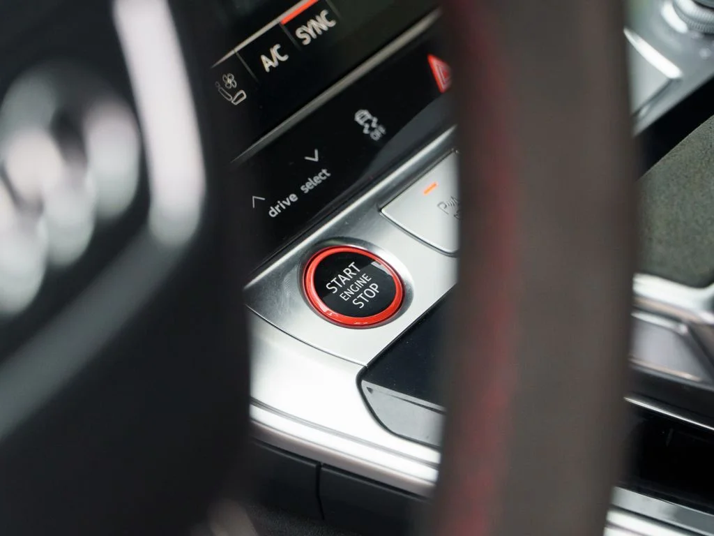 Used 2025  Audi 4.0T image 29