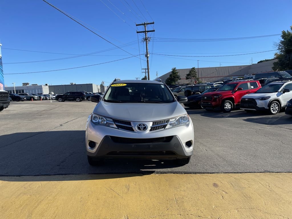 Used 2015 Silver Toyota LE image 5