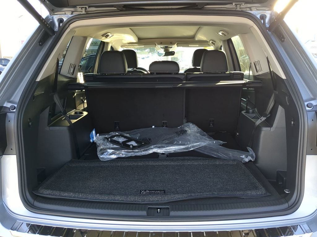 New 2026 Silver Volkswagen 2.0T SE w/Technology image 9