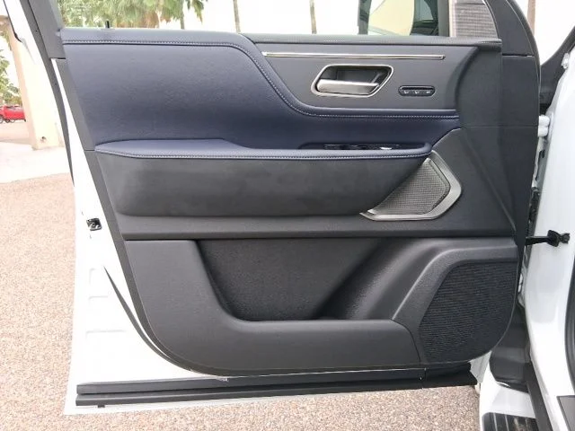New 2026 2T RADIANT WHIT INFINITI Sport 4WD image 19