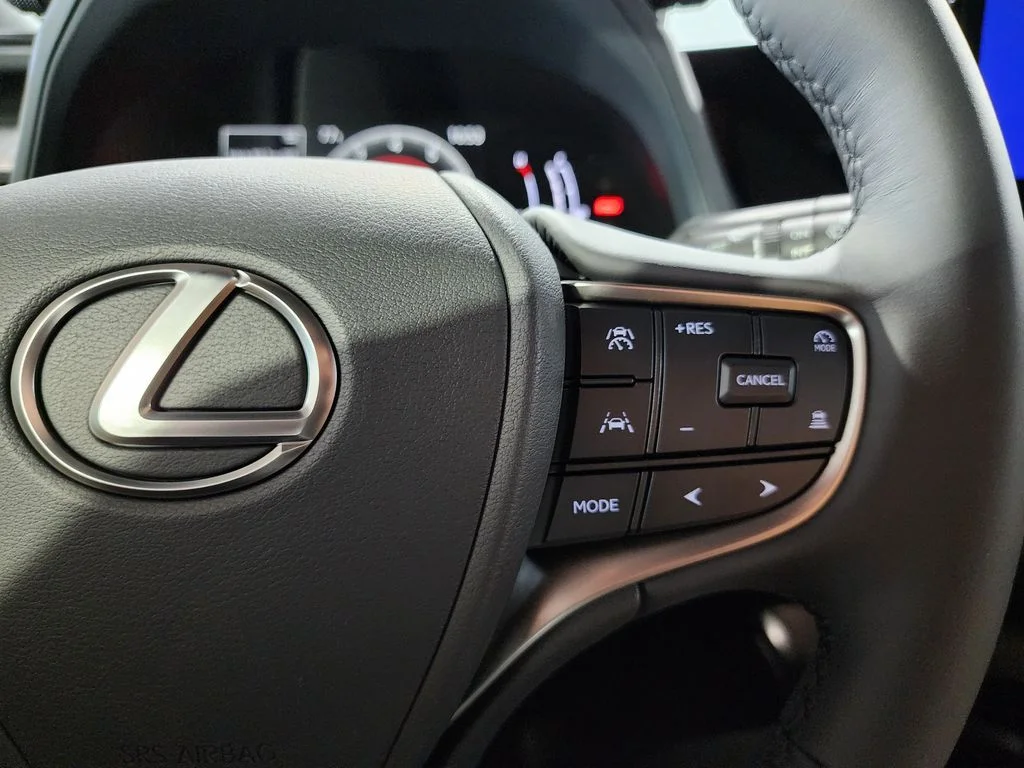 New 2026  Lexus 300h image 17