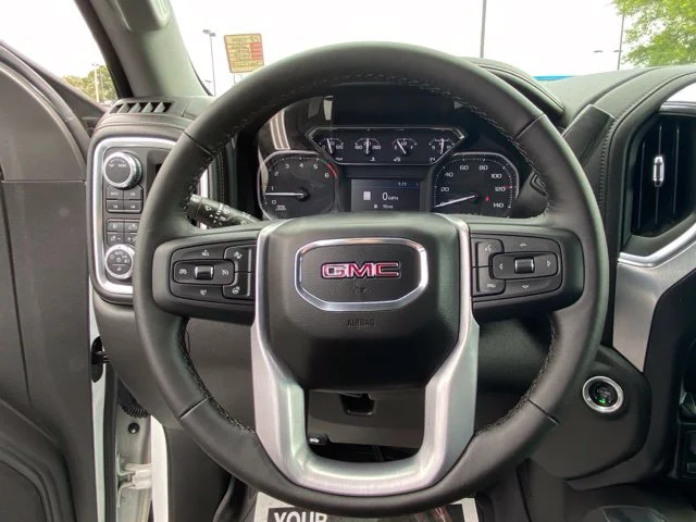 Used 2022 White GMC SLT image 16