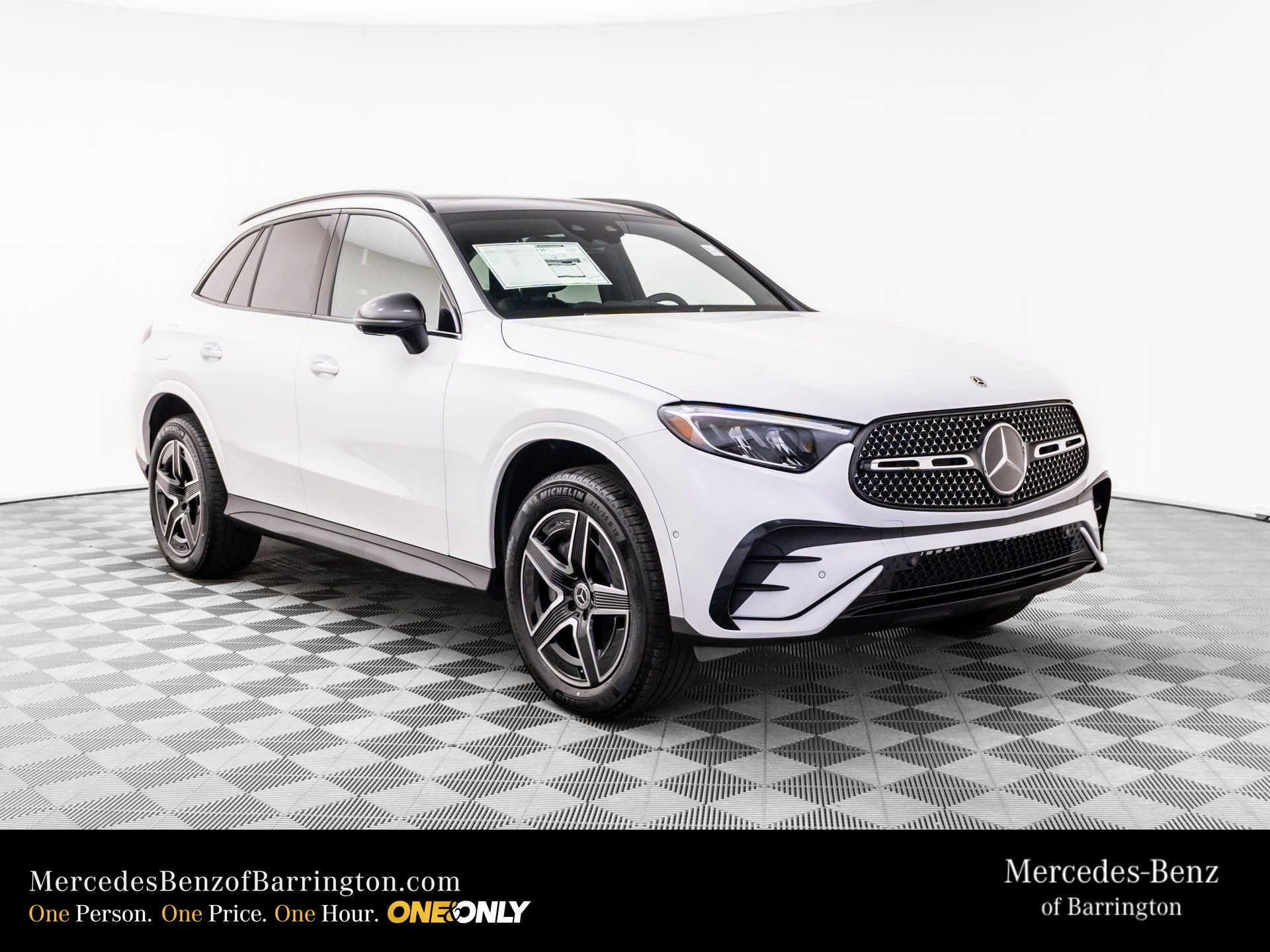 New 2026 MANUFAKTUR Moonlight White Metallic Mercedes-Benz GLC 300 image 8