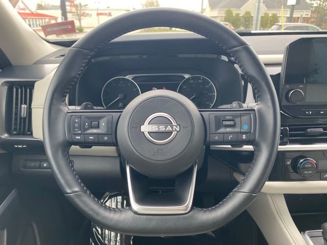 Used 2024 White Nissan SL image 19