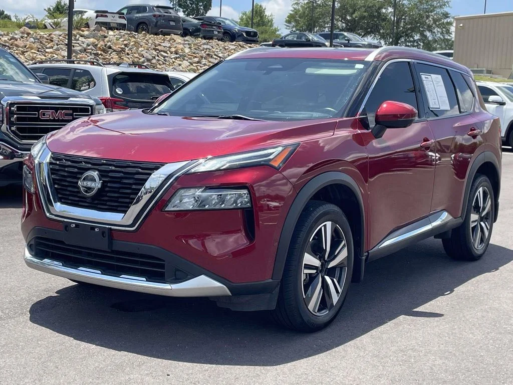 Used 2023 Red Nissan Platinum image 7