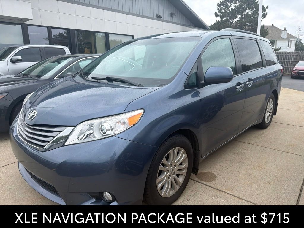 Used 2016 Blue Toyota XLE image 3