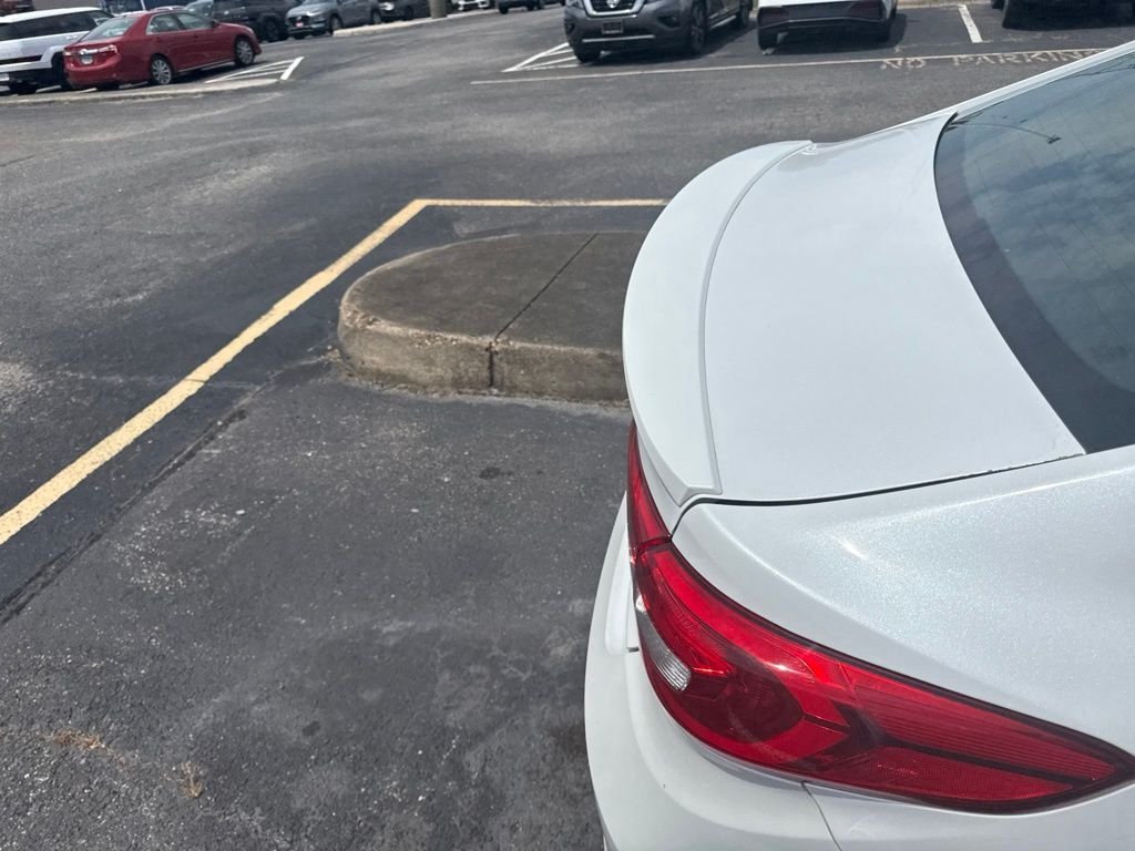 Used 2016 White Hyundai Sport image 8