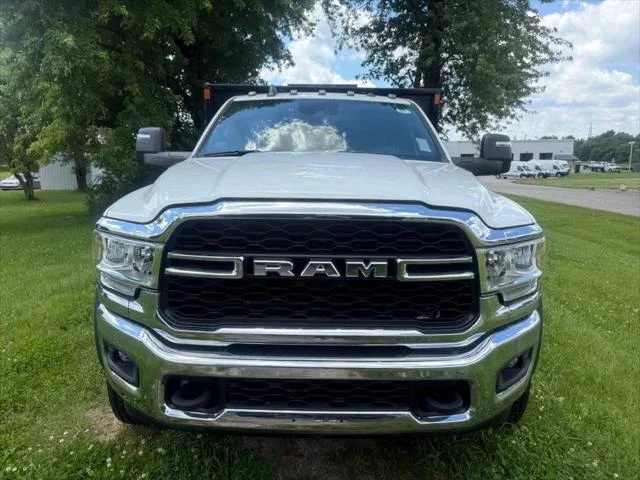 New 2024 Bright White Clear-Coat Exterior Paint RAM TRADESMAN image 9