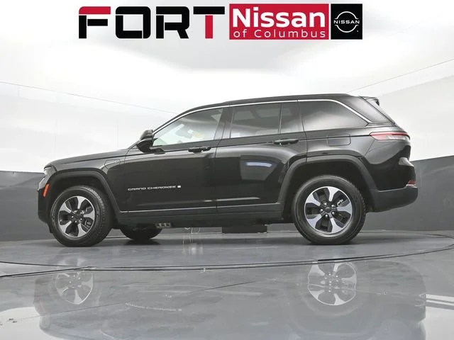 Used 2024 Black Jeep 4xe image 36