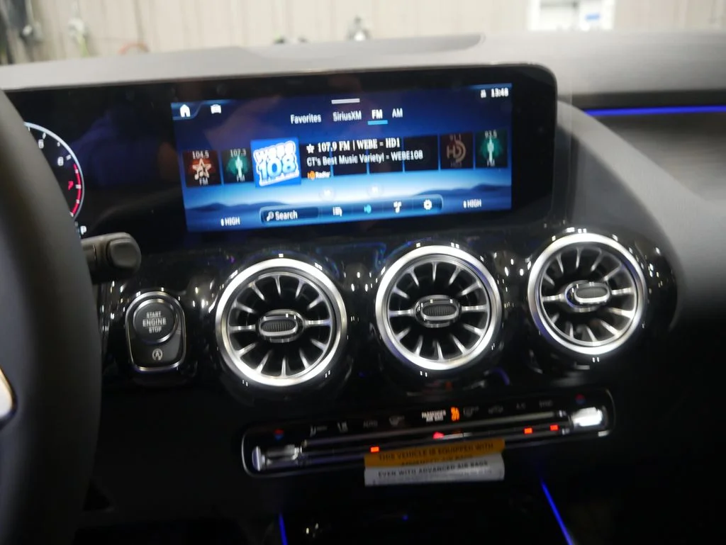 New 2026 Polar White Mercedes-Benz GLA 250 image 80