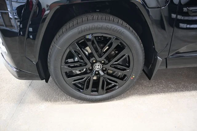 2026 Toyota RAV4 Plug-in Hybrid XSE - Photo 32