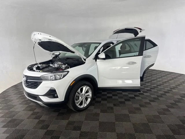 Used 2022 White Buick Preferred image 10