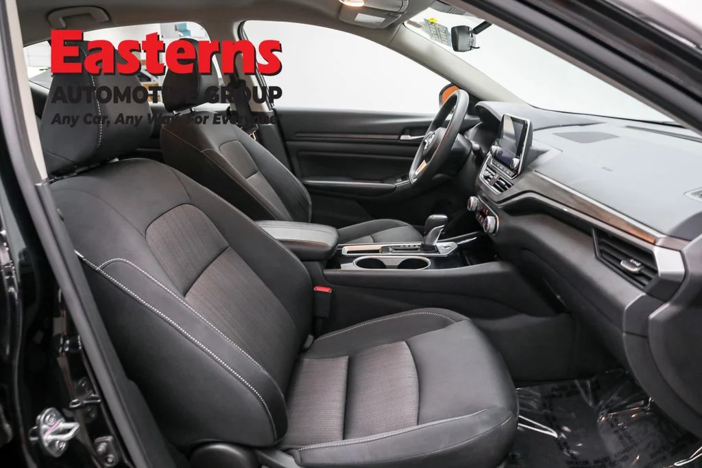 Used 2024 Black Nissan 2.5 SV image 22
