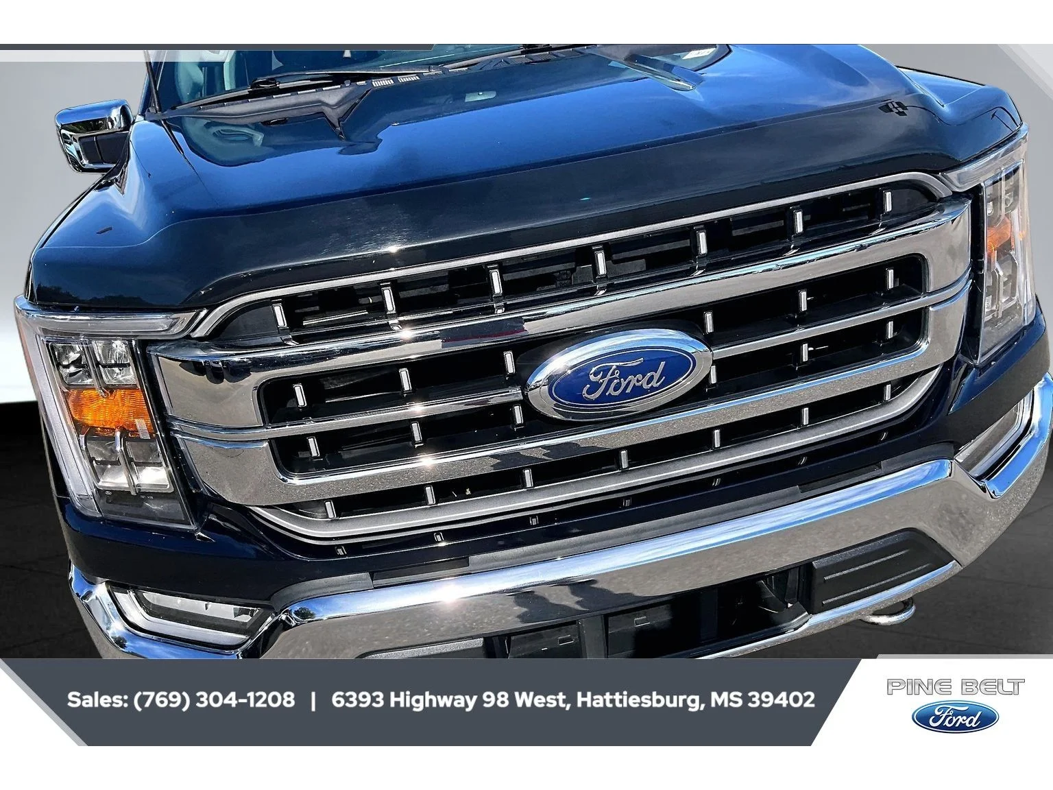 Used 2022 Antimatter Blue Metallic Ford LARIAT image 22