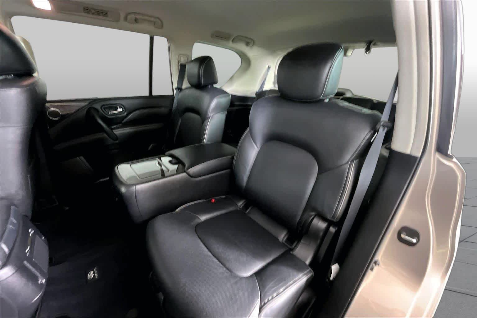 Used 2022 Champagne Quartz INFINITI LUXE image 18