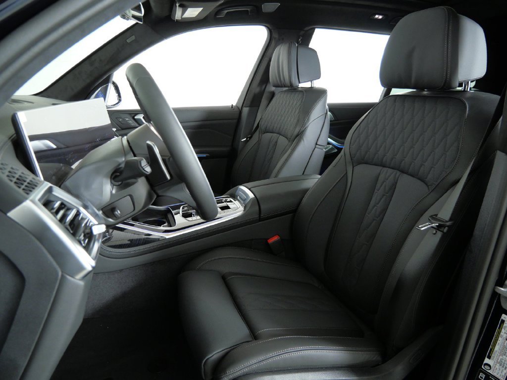 Used 2027 Black BMW xDrive40i image 39