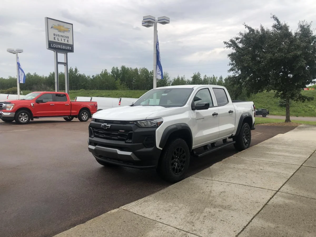 New 2026 White Chevrolet 4wd Crew Cab Trail image 4