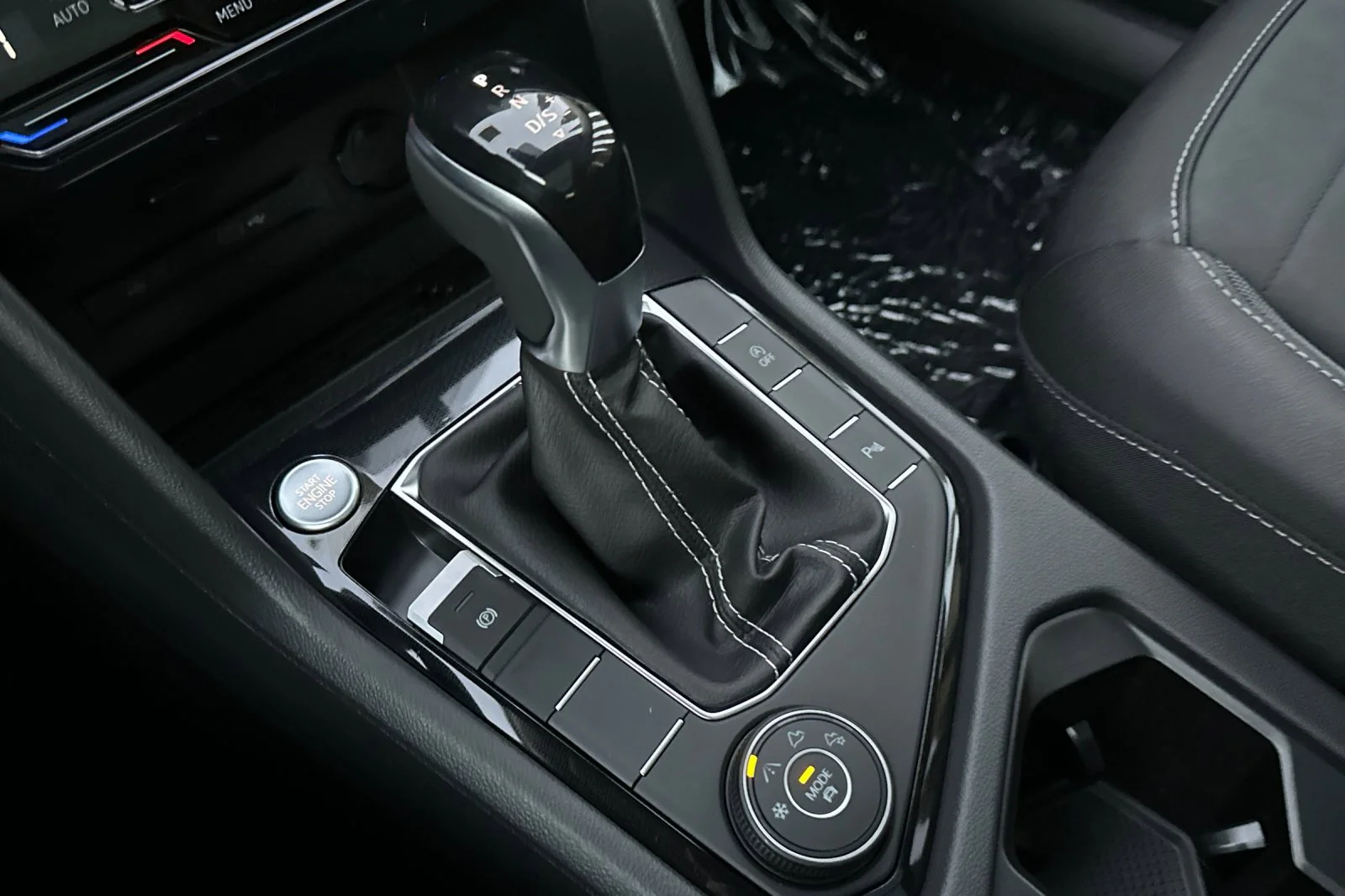 2026 Volkswagen Taos SE Black - Photo 21